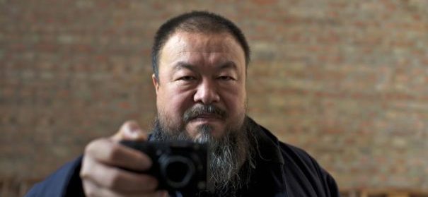 Uiguren: Ai Weiwei (c)facevook, bearbeitet by iQ