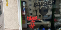 Unbekannte beschmieren Friseursalon © Instagram