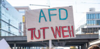 Nordrhein-Westfalen, Demo gegen Rechts © Shutterstock, bearbeitet by iQ.