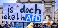 Demos gegen Rechts in Berlin © shutterstock, bearbeitet by iQ