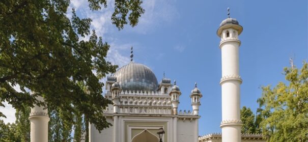 Moschee Wilmersdorf (c)shutterstock, bearbeitet by iQ